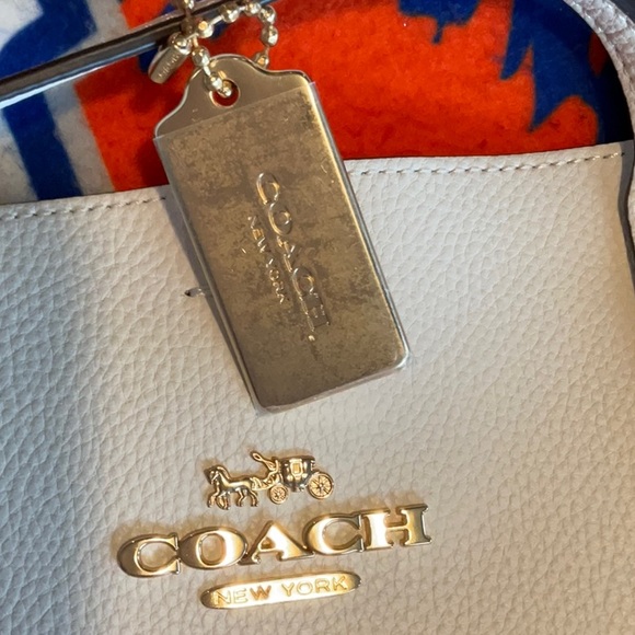 COACH Leather Town Tote in Chalk, NWT - Picture 13 of 16